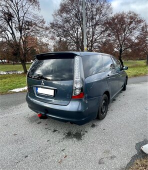Mitsubishi Grandis 7-miestne - 6