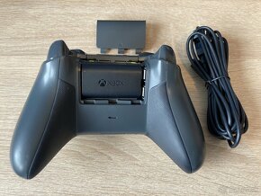 Xbox One + ovládače + GTA 5 - 6