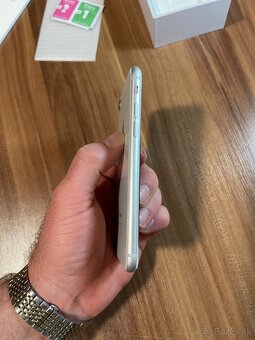 iPhone 8 64GB Silver - 6