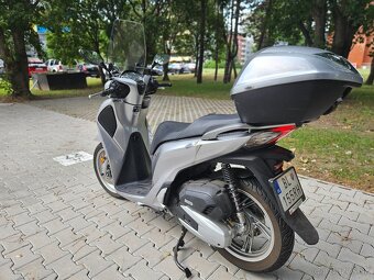 Honda SH125i ABS, 3300km, keyless, LED svetlá, plexi, kufor - 6