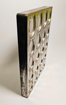 Kovová forma na čokoládové podkovy - 6