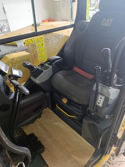 Pásový minibagr CAT 308 ČR - 6