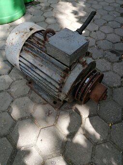 Elektromotor a pílové kotúče - 6