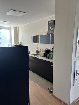 Kancelárie (31m2) blízko centra s parkovaním - 6