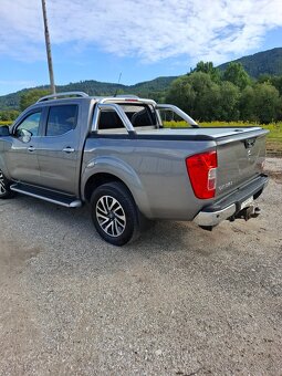 Nissan Navara NP300 Tekna Double Cab 2.3 dCi 190 7 A/T - - 6