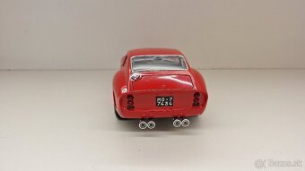 1:18 FERRARI GTO 1962 - 6
