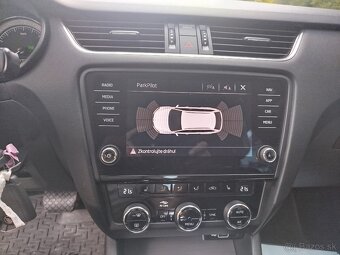 Škoda Octavia Combi 1.6 TDI 85 kW/ 114k Ambiente, automat - 6