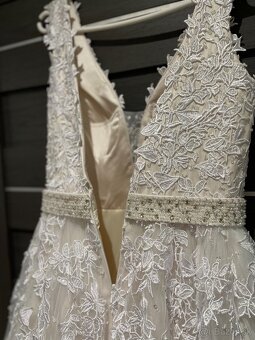 Predám svadobné šaty s vlečkou - 6