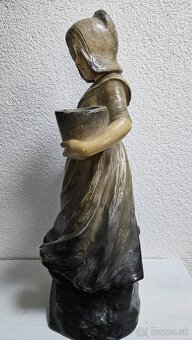 socha dievcata-keramika Goldschaider - 6