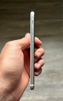 iPhone SE 2020 - 6