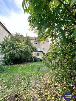 PREDAJ: 5 izbový meštiansky byt so záhradou v centre - Komá - 6