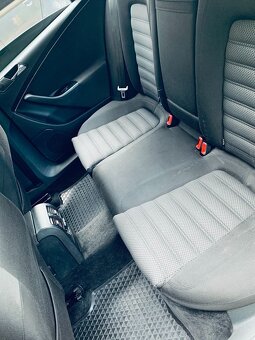 VW Passat 1.9 TDI sedan - 6