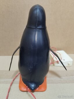 Predám retro hračku tučniak na ovládanie - 6