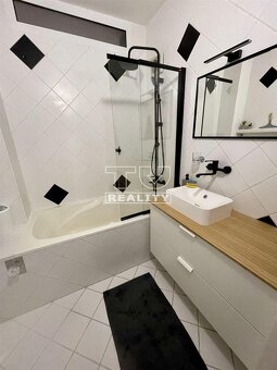 EXKLUZÍVNE NA PREDAJ 3-IZBOVÝ BYT V CENTRE TRENČÍNA,... - 6