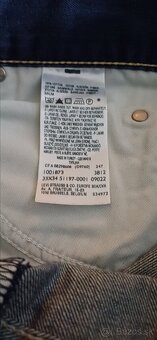 Rifle LEVI STRAUSS & CO. - 6