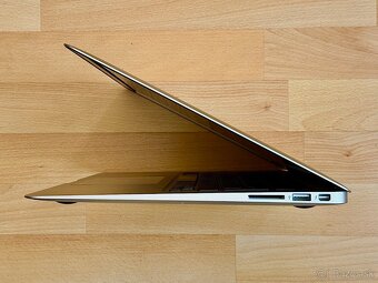 MacBook Air 13", TOP STAV, Výdrž batérie 8 hod. - 6