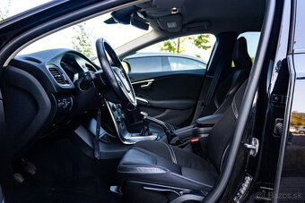 Volvo V40 D3 2.0L 150k Momentum - 6