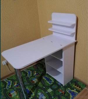 Manikérsky stôl . - 6