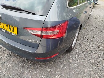 Superb 3 dvere (pravá strana) - 6