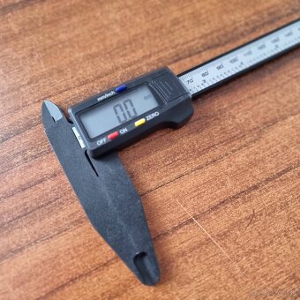 Predám nové, digitálne posuvné meradlo "šublera" 20cm - 6