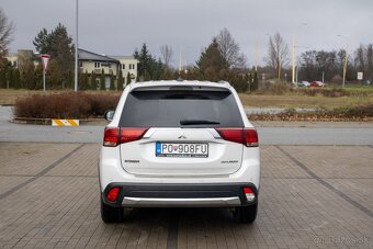 Mitsubishi OUTLANDER 2,2 DI-D 110 KW AT6 INSTYLE - 6