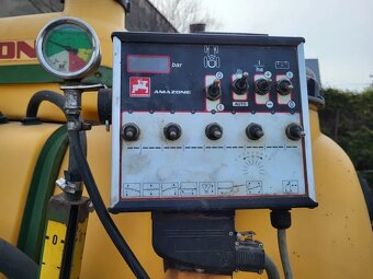 Postrekovač Amazone UF 1200 15 m, hydraulicky otváraný, počí - 6