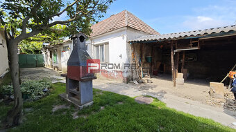 Na PREDAJ veľkorysý pozemok so starším domom v obci Dolné Or - 6