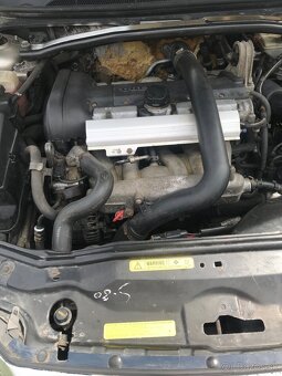 V CENE JE AJ PREPIS predam volvo s80 2,0turbo benzin 120kw - 6