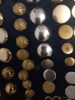 Staré kovové gombíky - 6