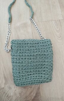 Malá háčkovaná hand mede kabelka - 6
