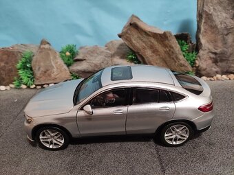 Prodám model 1:18 Mercedes Benz GLC - 6