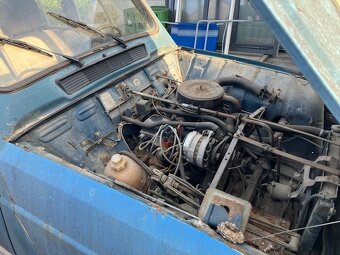 Predám dve vozidlá Renault 4 - 6