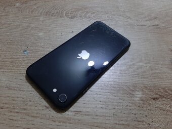 Iphone se 2020 64gb plnefunkcny s 90 percentnym zdravym bate - 6
