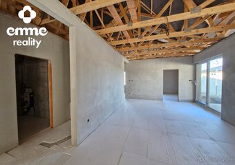 Rodinný dom s 2 bytovými jednotkami v DS, Florida V.P. - 6