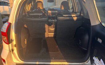 Toyota RAV4 2.2l D-CAT A/T 4WD - 6