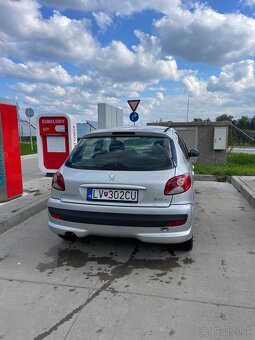 Peugeot 206+ 1.4 benzín - 6