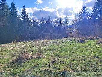 Pozemok uprostred hor na chaty - 6