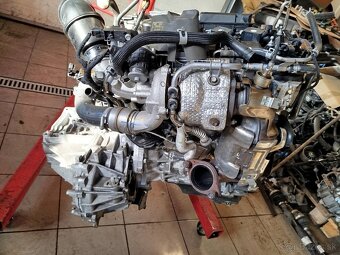 Zadný nárazník tucson NX4 400€ Kufor tucson NX4 600€ - 6