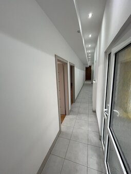 Obchodné a kancelárske priestory v Beluši - 6