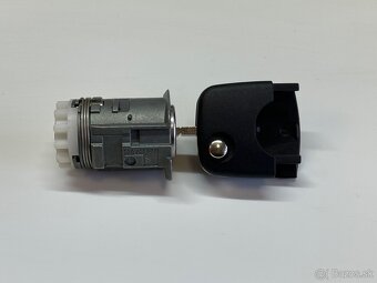 Vlozka zámku Audi 8E1 837 063 - 6