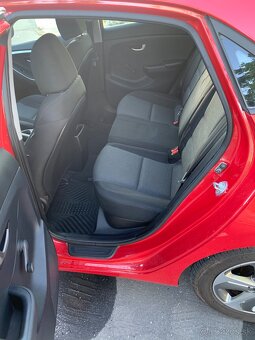 Hyundai i30 benzín - 6