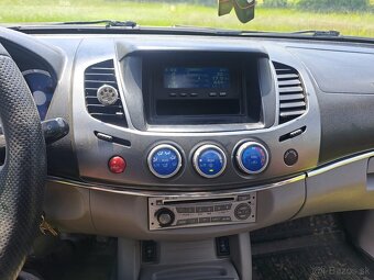 Mitsubushi L200 - 6