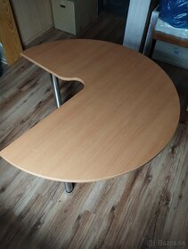Okrúhly rohový stôl - 6