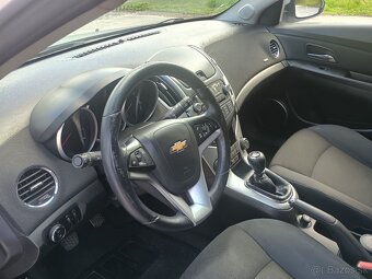 Chevrolet Cruze SW - 6