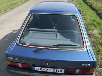 Ford Escort 1,4 GHIA 1987 - 6