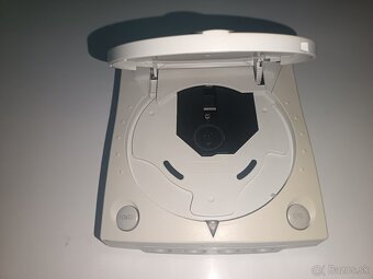 Predám hernú konzolu Sega Dreamcast - 6