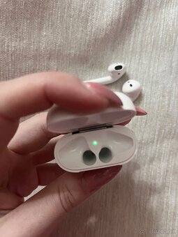 Apple AirPods 2 generácie - 6