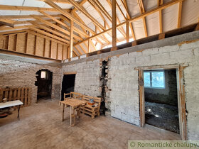 Priestranný dom v rekonštrukcii v krásnej dedinke Kameni - 6
