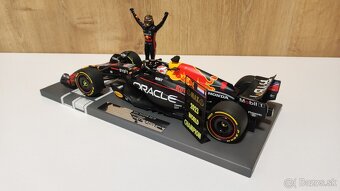 Max Verstappen 1:18 + Figurka + podpis karta - 6