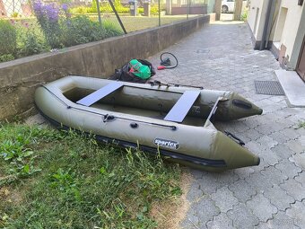 Predám nafukovací čln 310 CM. - 6